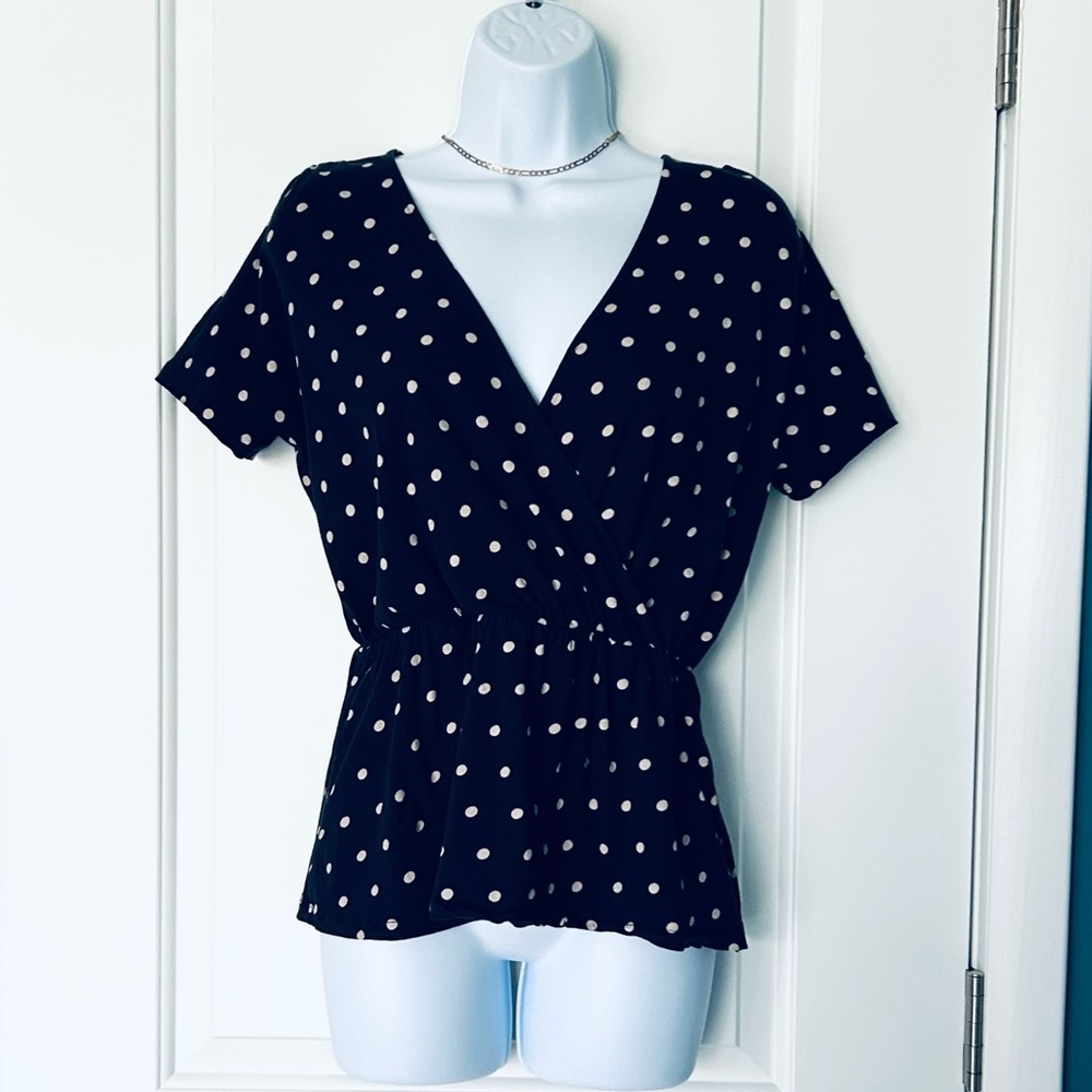 J. Crew navy polka-dot faux-wrap top with elastic waist Size XS EUC